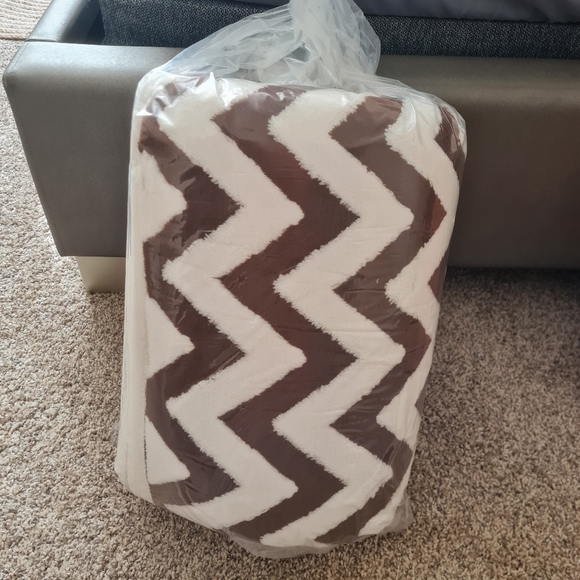 Ailemei Sherpa Fleece Throw Blanket KING SIZE 108×90 - Picture 7 of 9